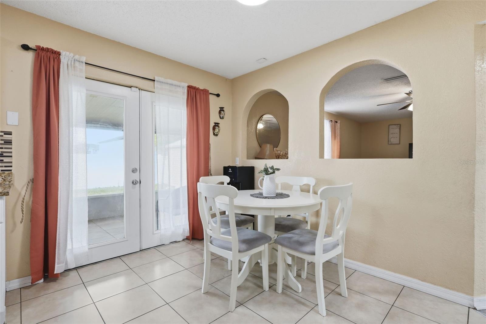 Image 5 of 27 For 1142 Normandy Drive