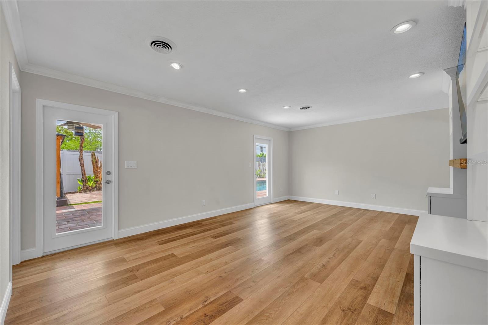 Image 15 of 54 For 2112 Chippewa Trail