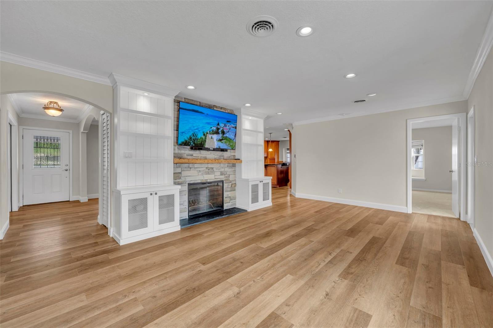 Image 18 of 54 For 2112 Chippewa Trail