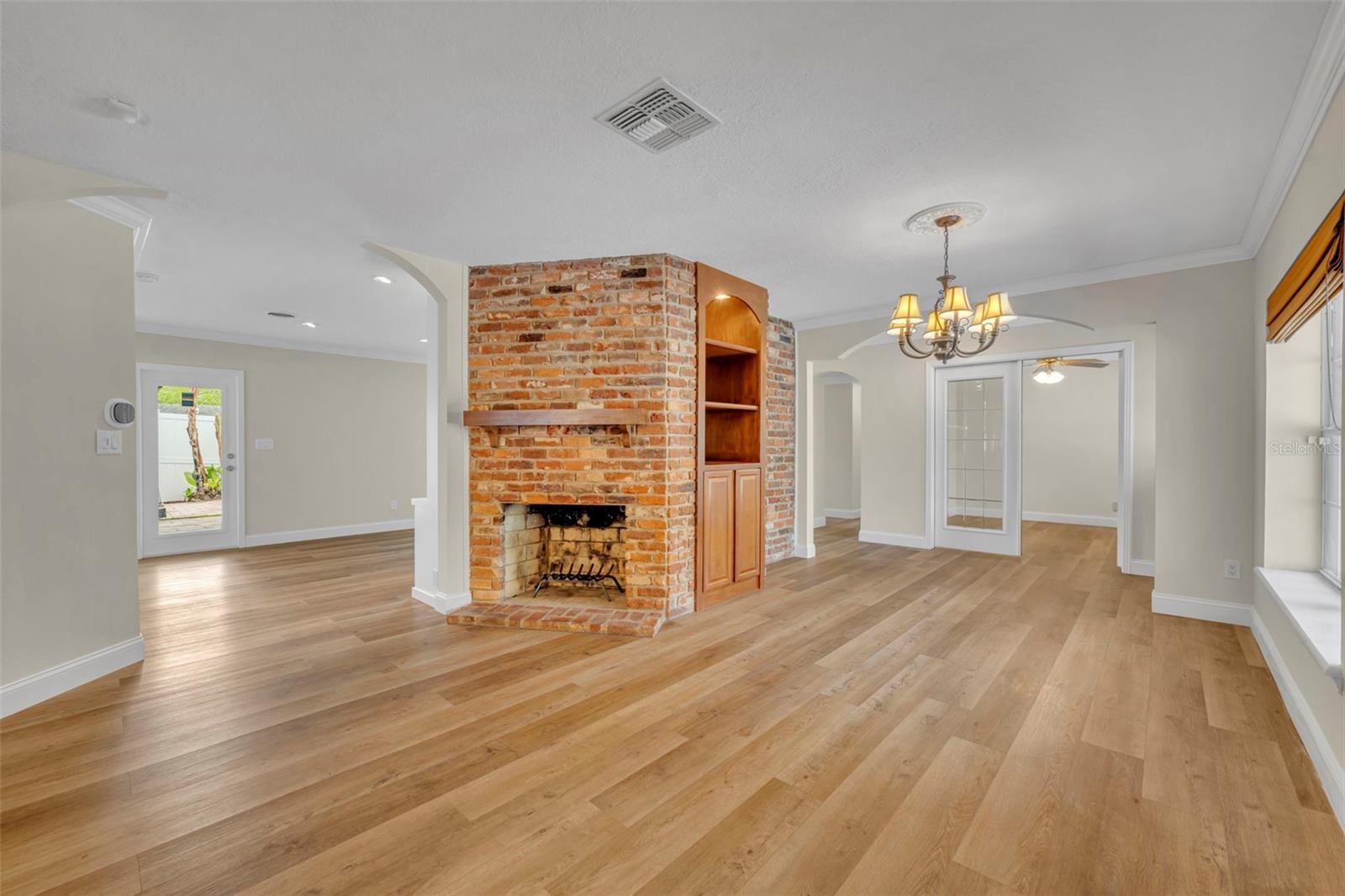 Image 4 of 54 For 2112 Chippewa Trail