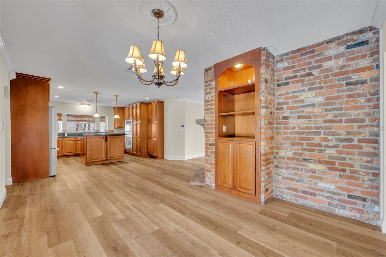 Image 6 of 54 For 2112 Chippewa Trail