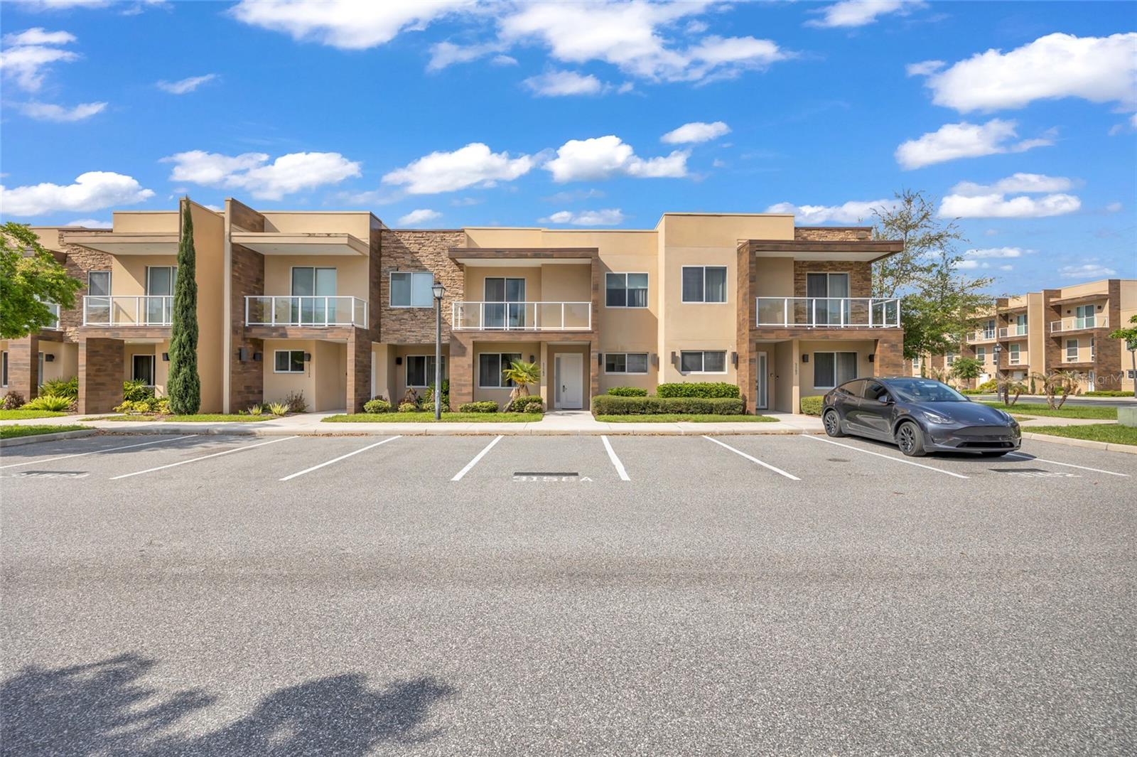 Image 3 of 69 For 3158 Brasilia Avenue