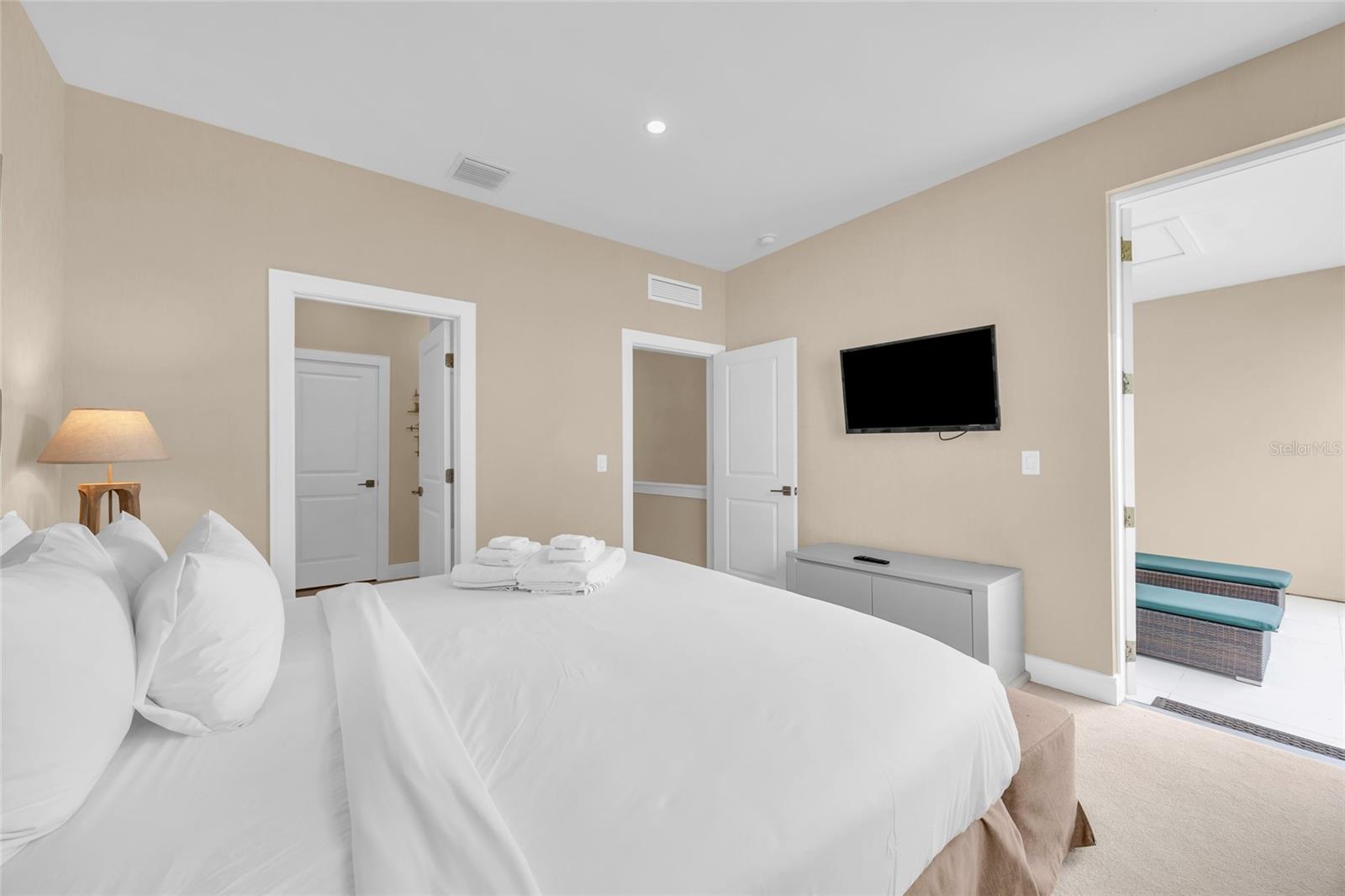 Image 36 of 69 For 3158 Brasilia Avenue