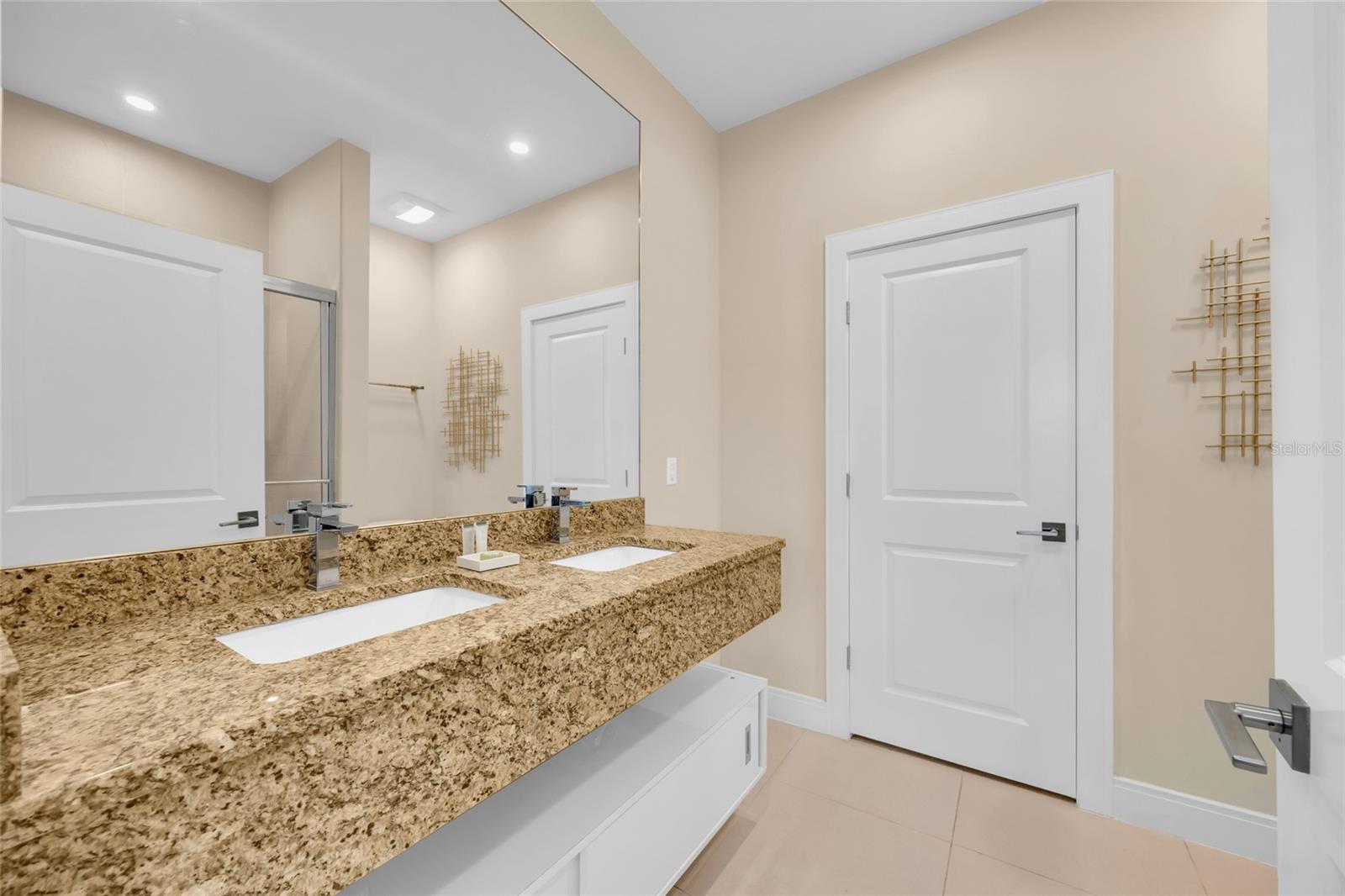 Image 37 of 69 For 3158 Brasilia Avenue