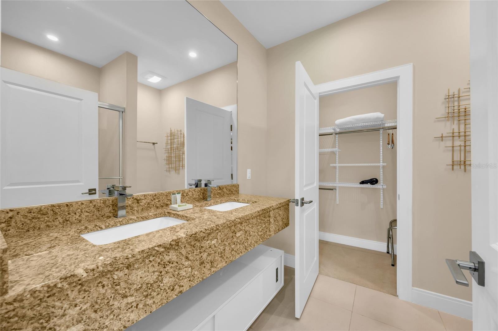 Image 38 of 69 For 3158 Brasilia Avenue