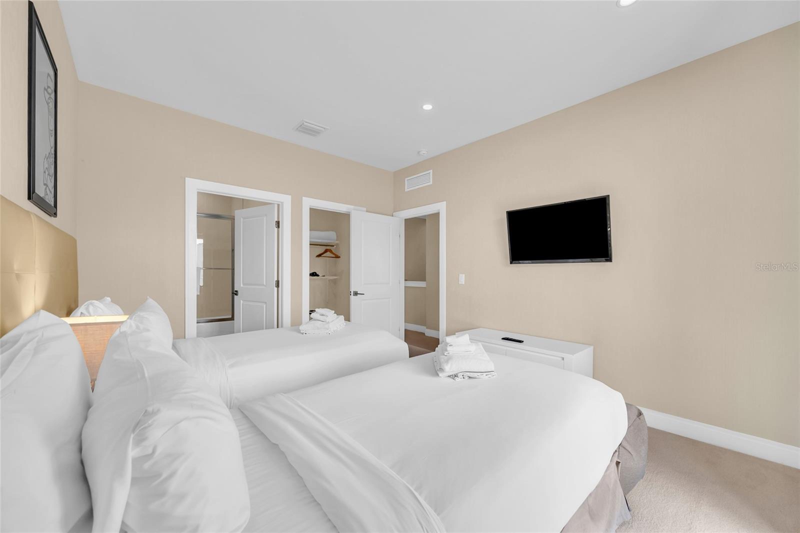 Image 42 of 69 For 3158 Brasilia Avenue