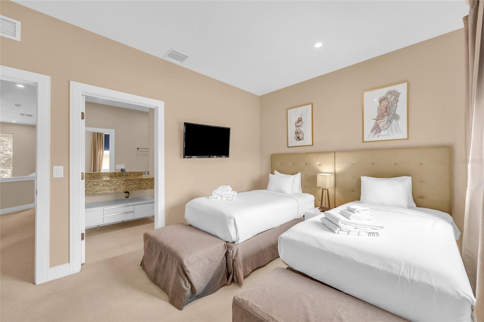 Image 46 of 69 For 3158 Brasilia Avenue