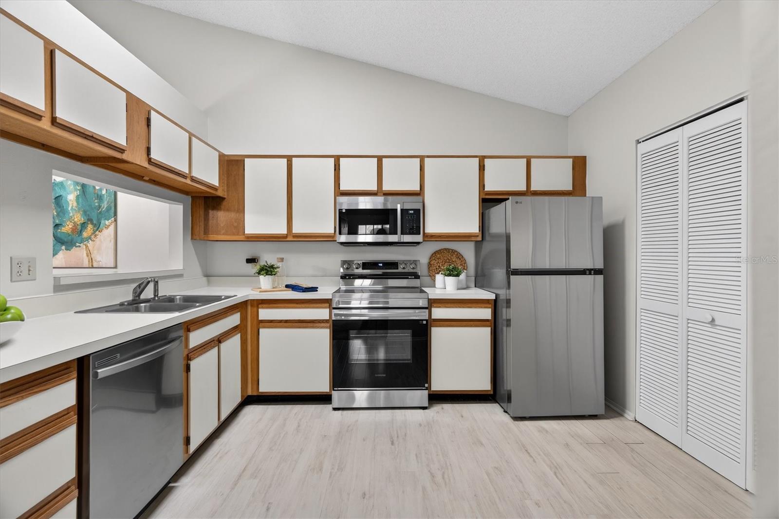 Image 22 of 60 For 630 Maple Oak Circle 102