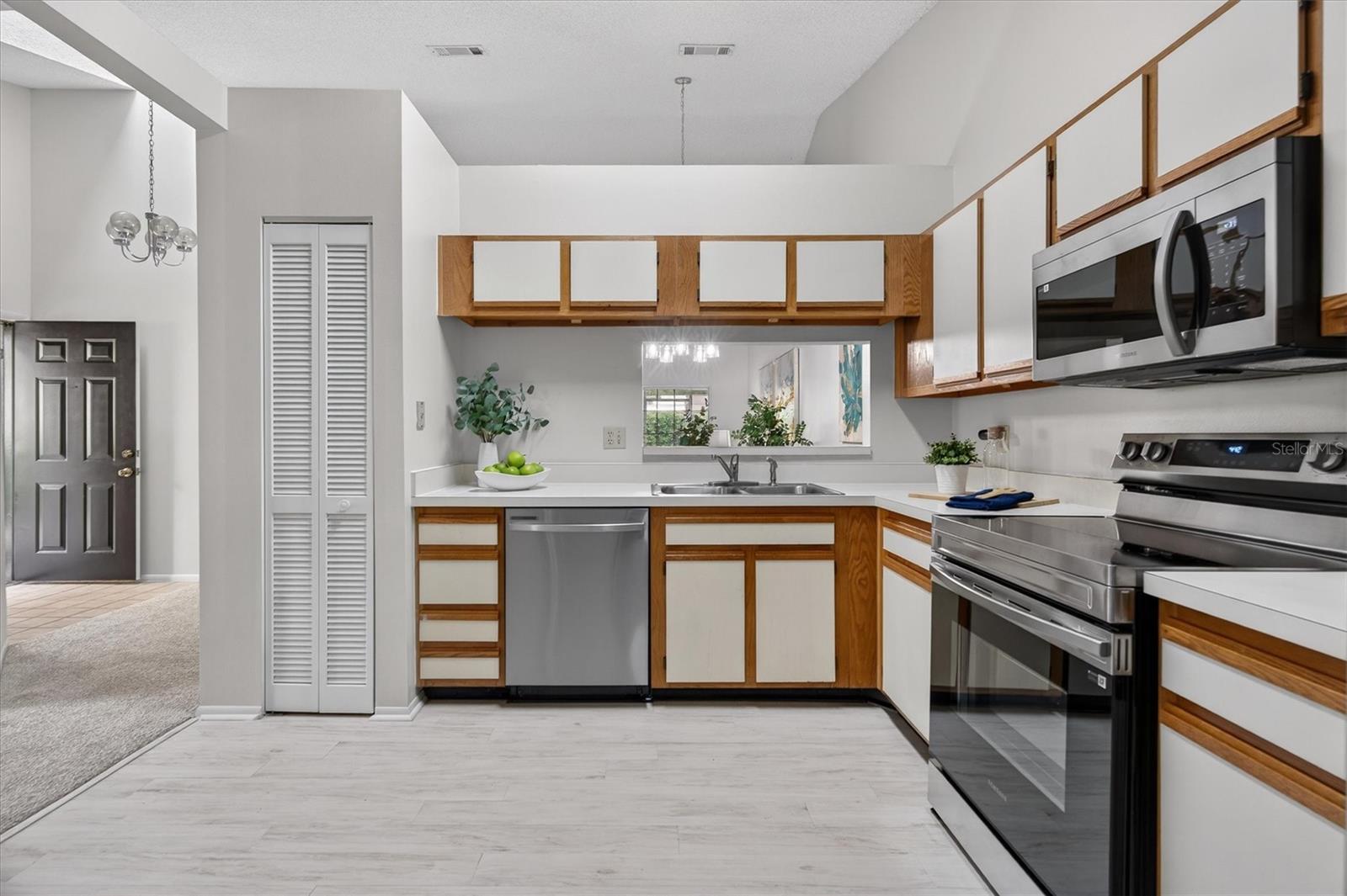 Image 24 of 60 For 630 Maple Oak Circle 102