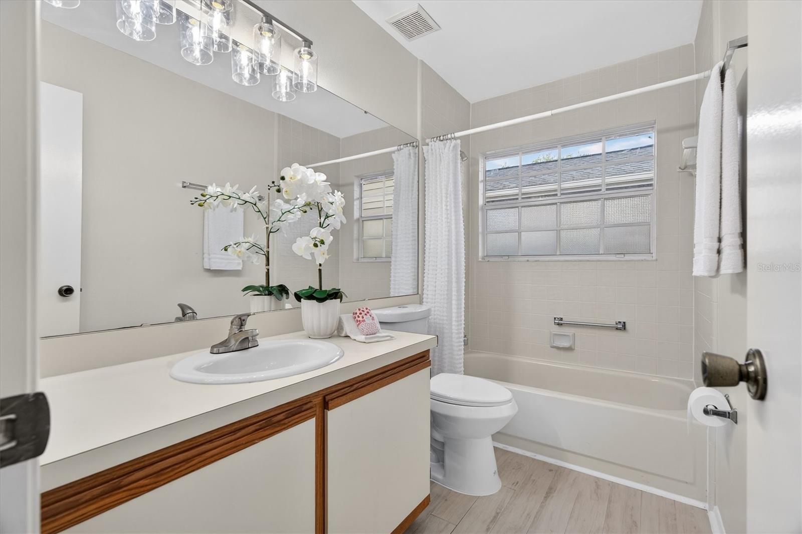 Image 25 of 60 For 630 Maple Oak Circle 102