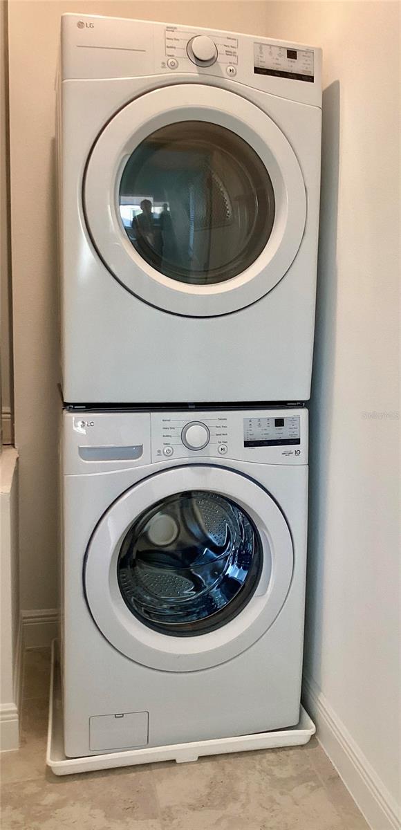 Image 17 of 19 For 3068 Voyager Avenue