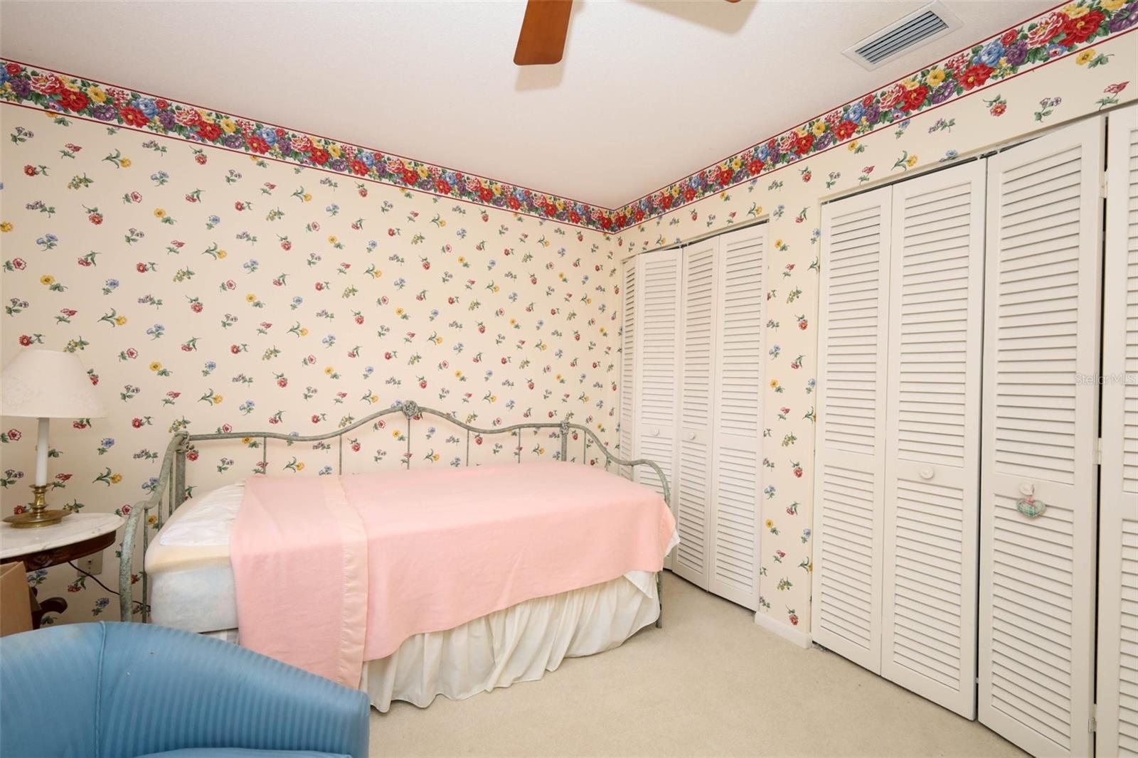 Listing photo id 28 for 102 Pineview Circle