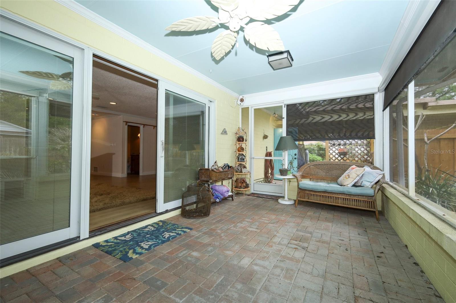 Listing photo id 33 for 102 Pineview Circle