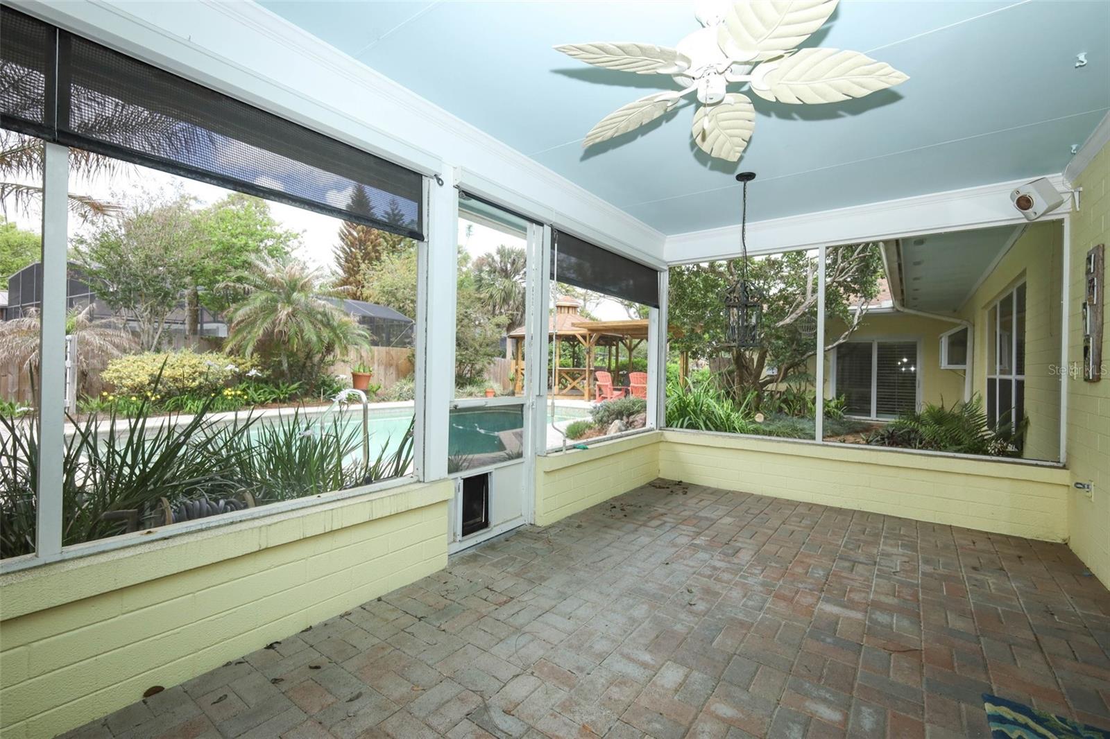 Listing photo id 35 for 102 Pineview Circle