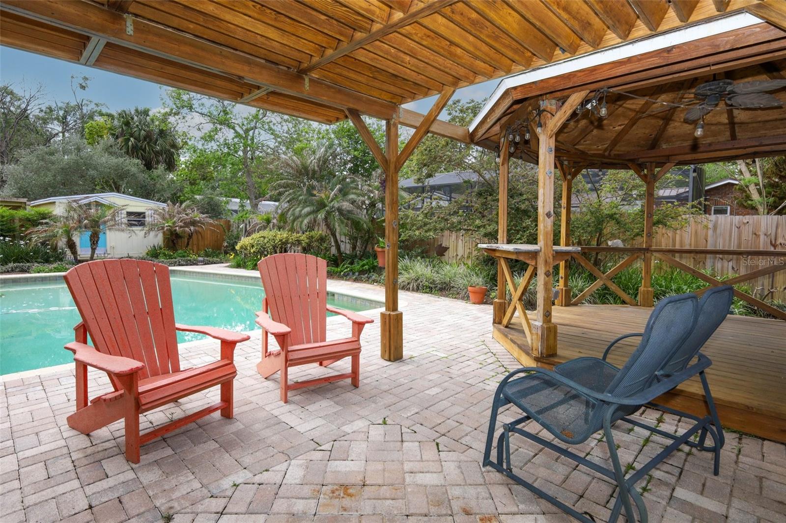 Listing photo id 43 for 102 Pineview Circle