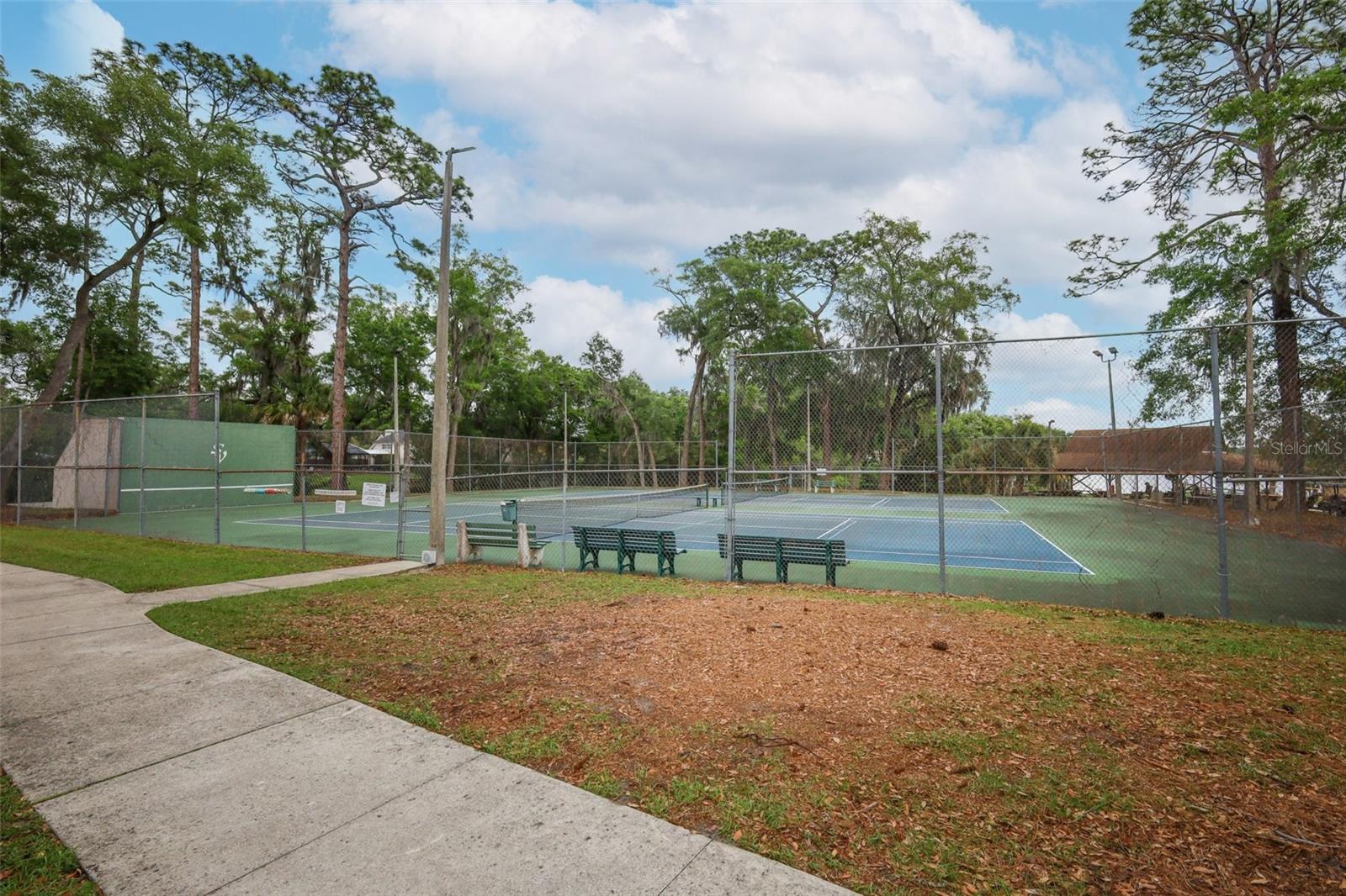 Listing photo id 50 for 102 Pineview Circle