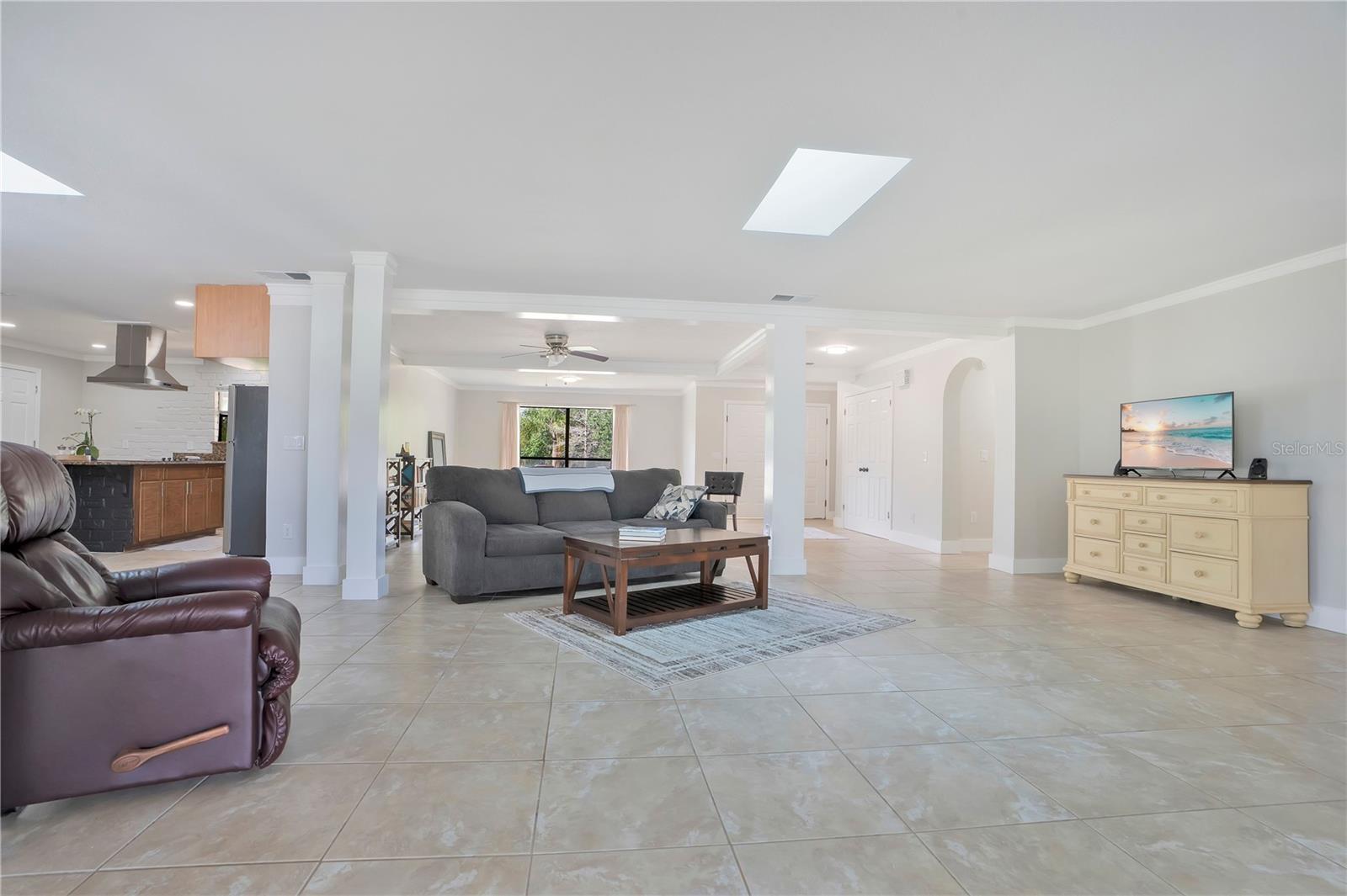 Image 10 of 52 For 2724 Ardon Avenue