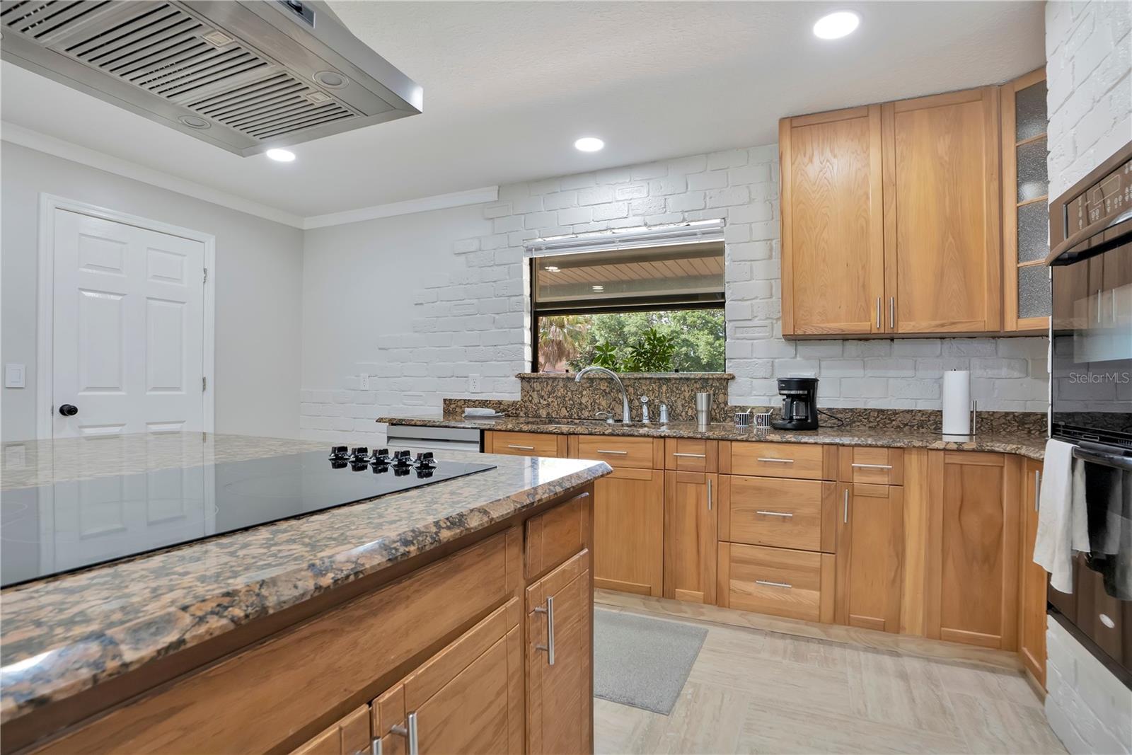 Image 14 of 52 For 2724 Ardon Avenue