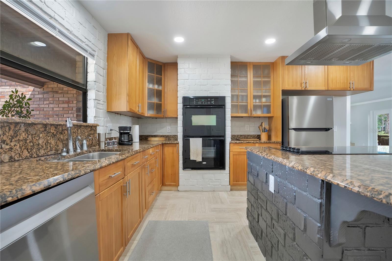 Image 15 of 52 For 2724 Ardon Avenue