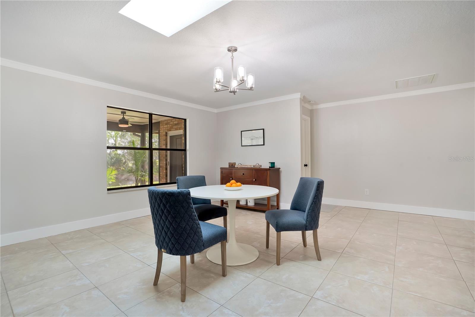 Image 17 of 52 For 2724 Ardon Avenue