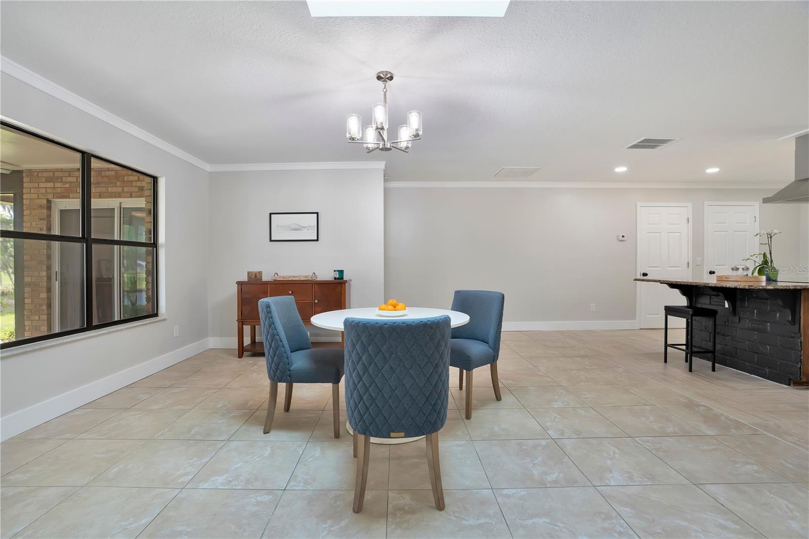 Image 18 of 52 For 2724 Ardon Avenue