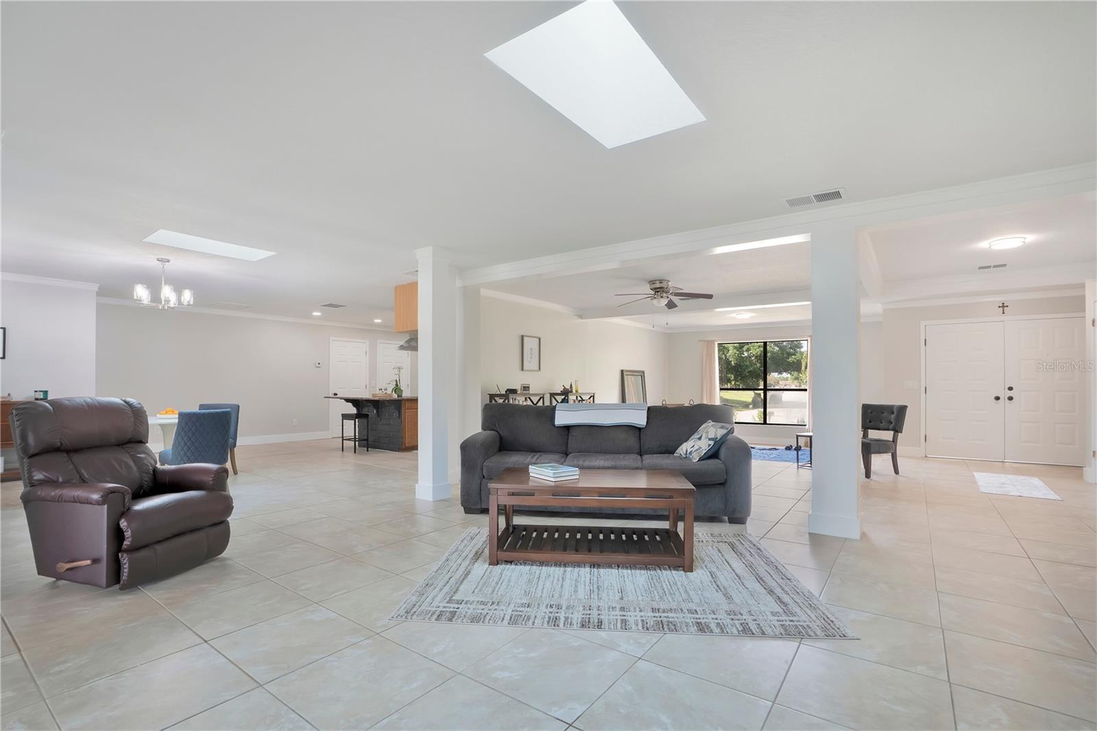 Image 8 of 52 For 2724 Ardon Avenue