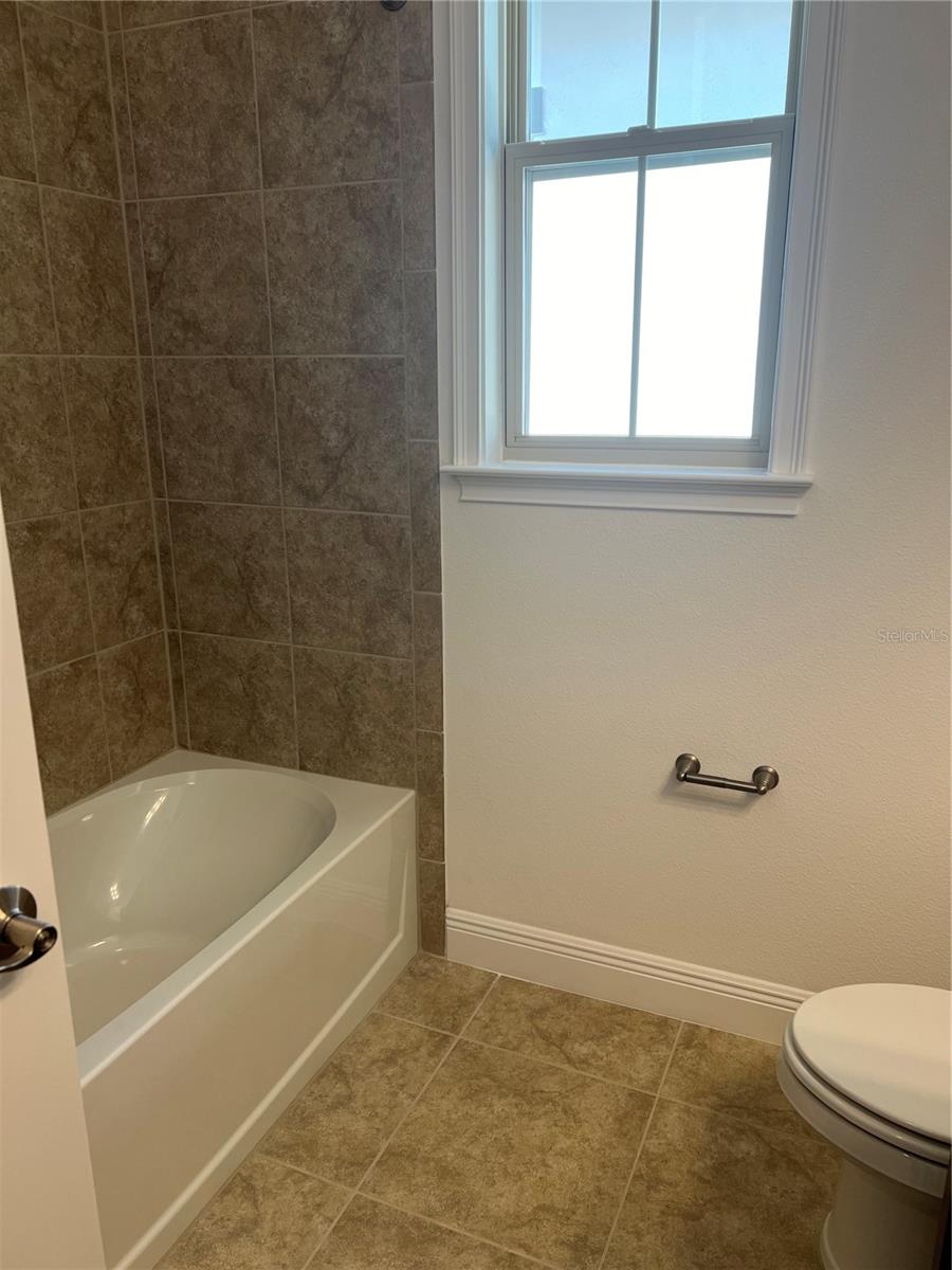 Image 15 of 23 For 9678 Bucklow Hill Drive