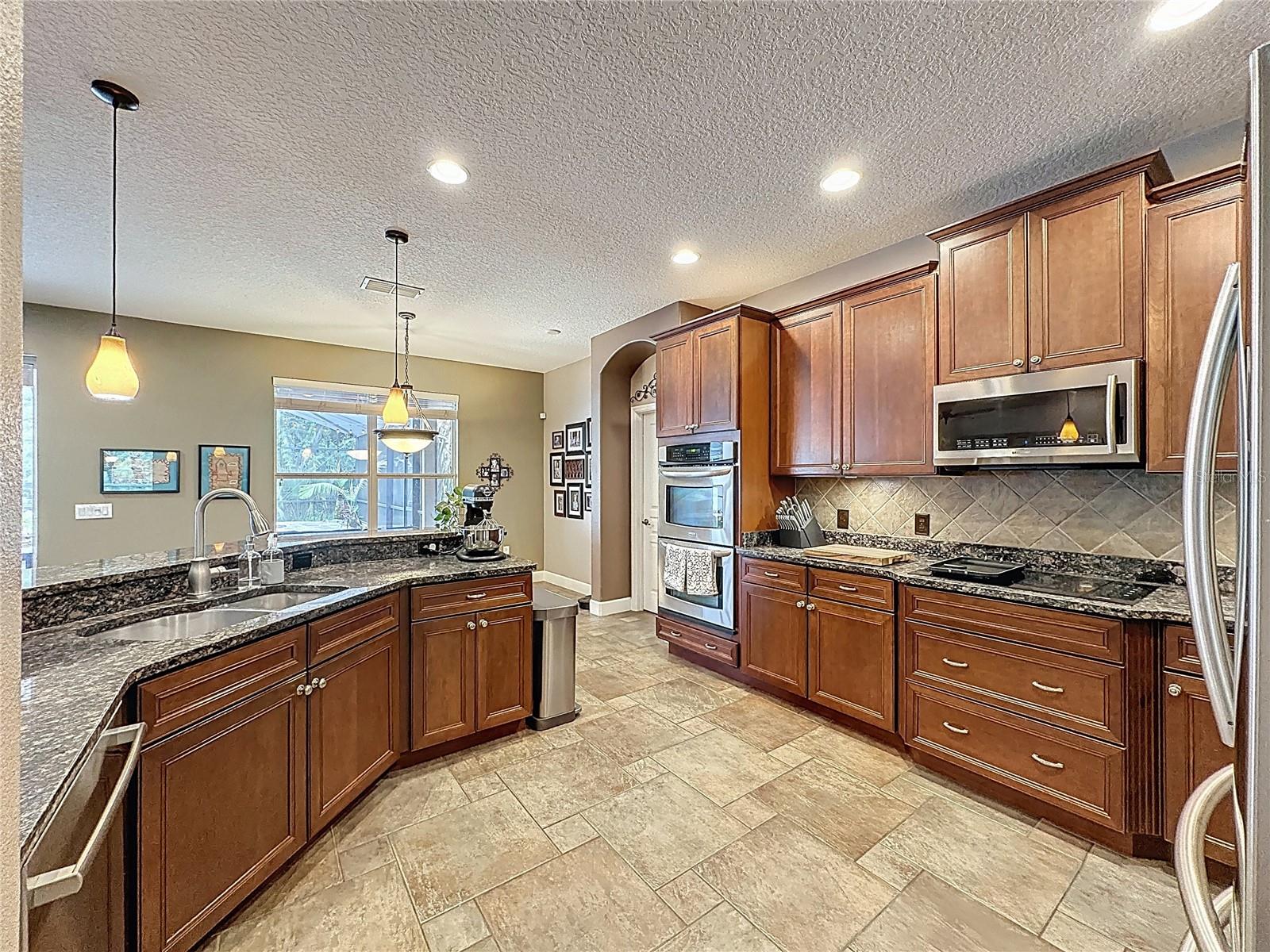 Image 37 of 97 For 807 Dakota Prairie Court