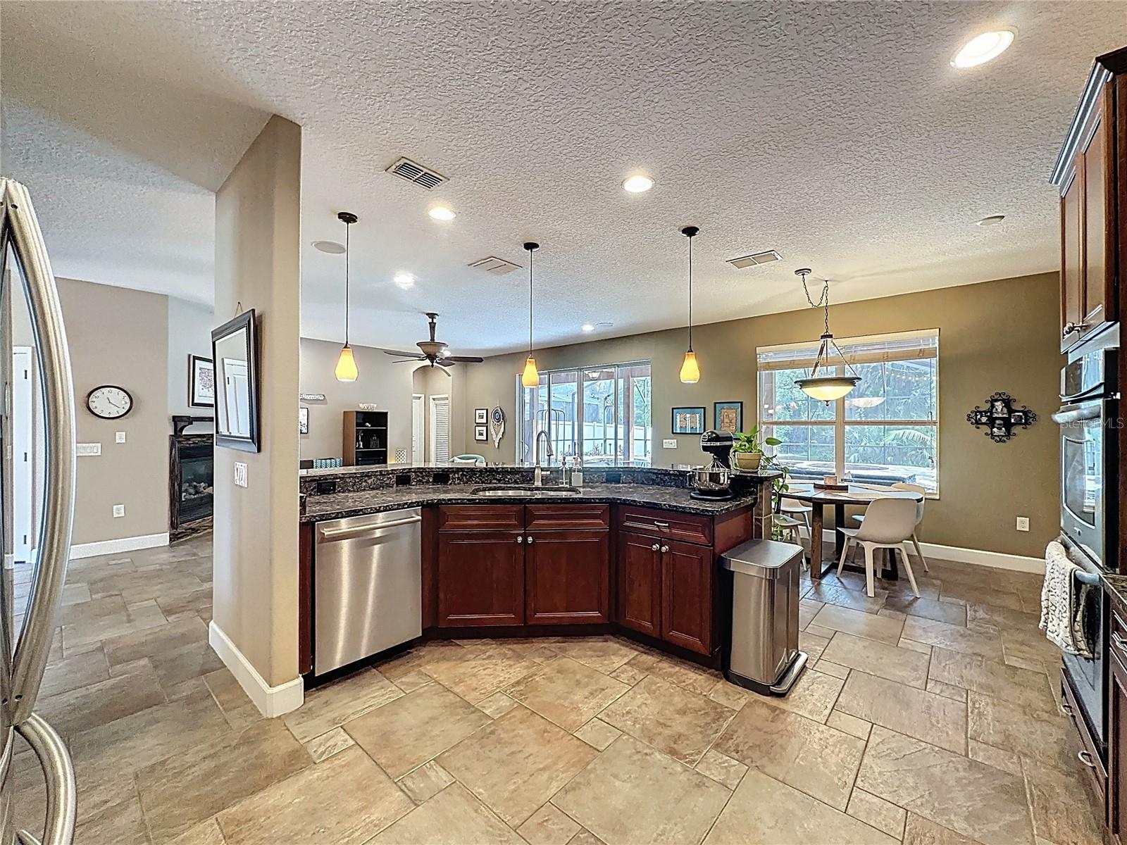 Image 38 of 97 For 807 Dakota Prairie Court