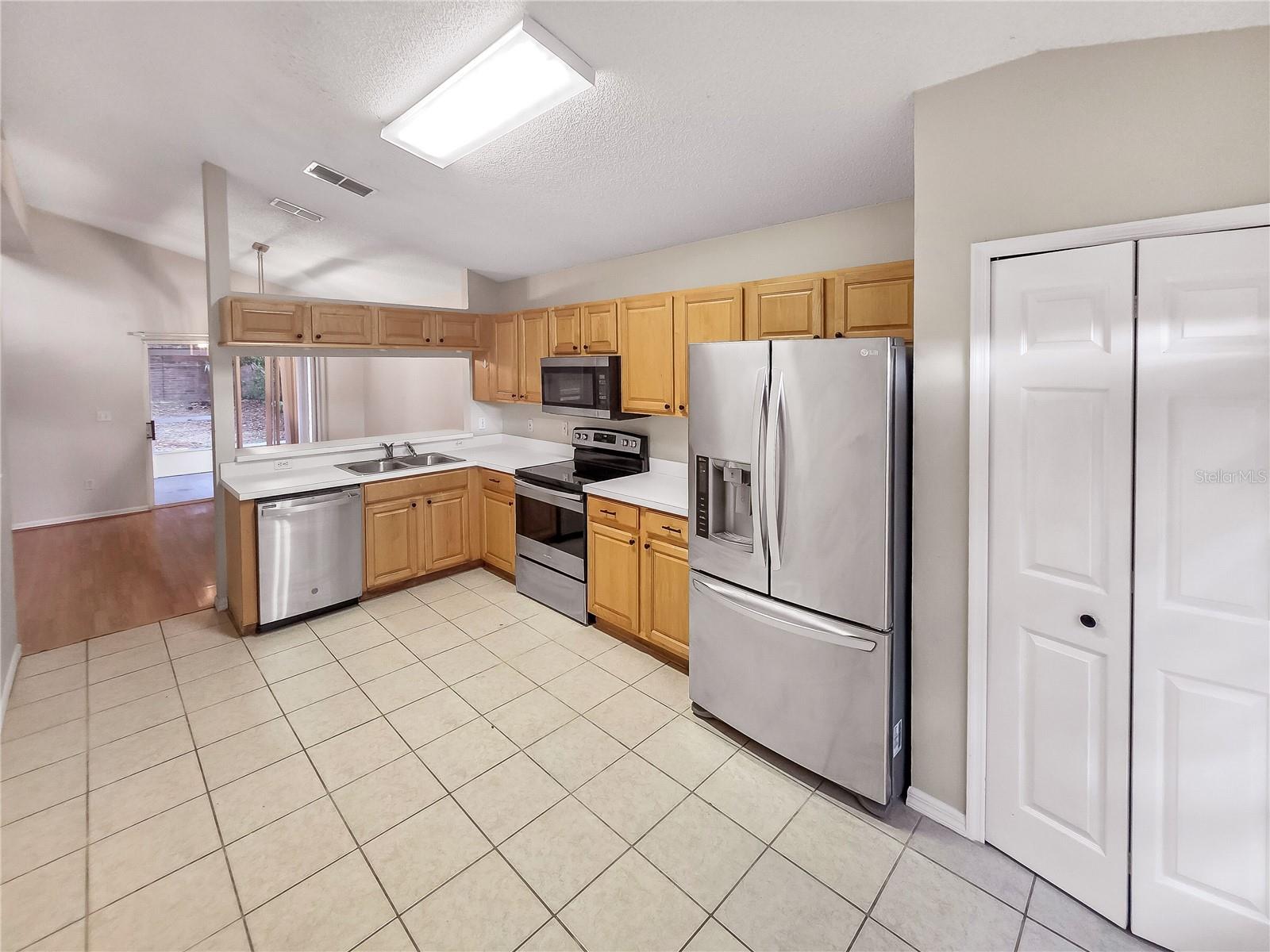 Image 6 of 13 For 617 Randon Terrace