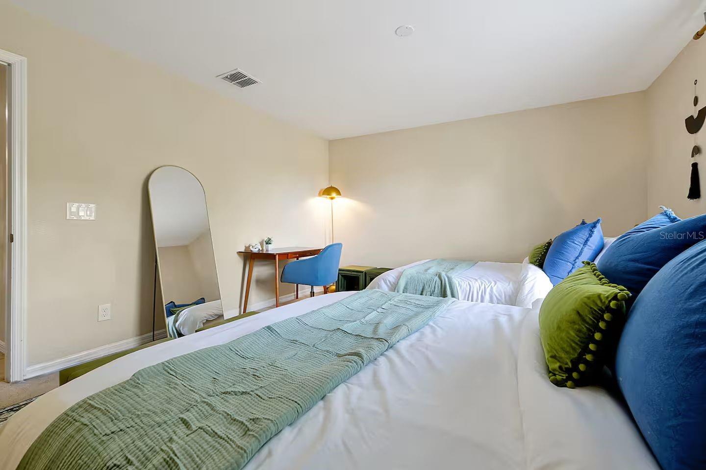 Image 10 of 27 For 2650 Santosh Cove