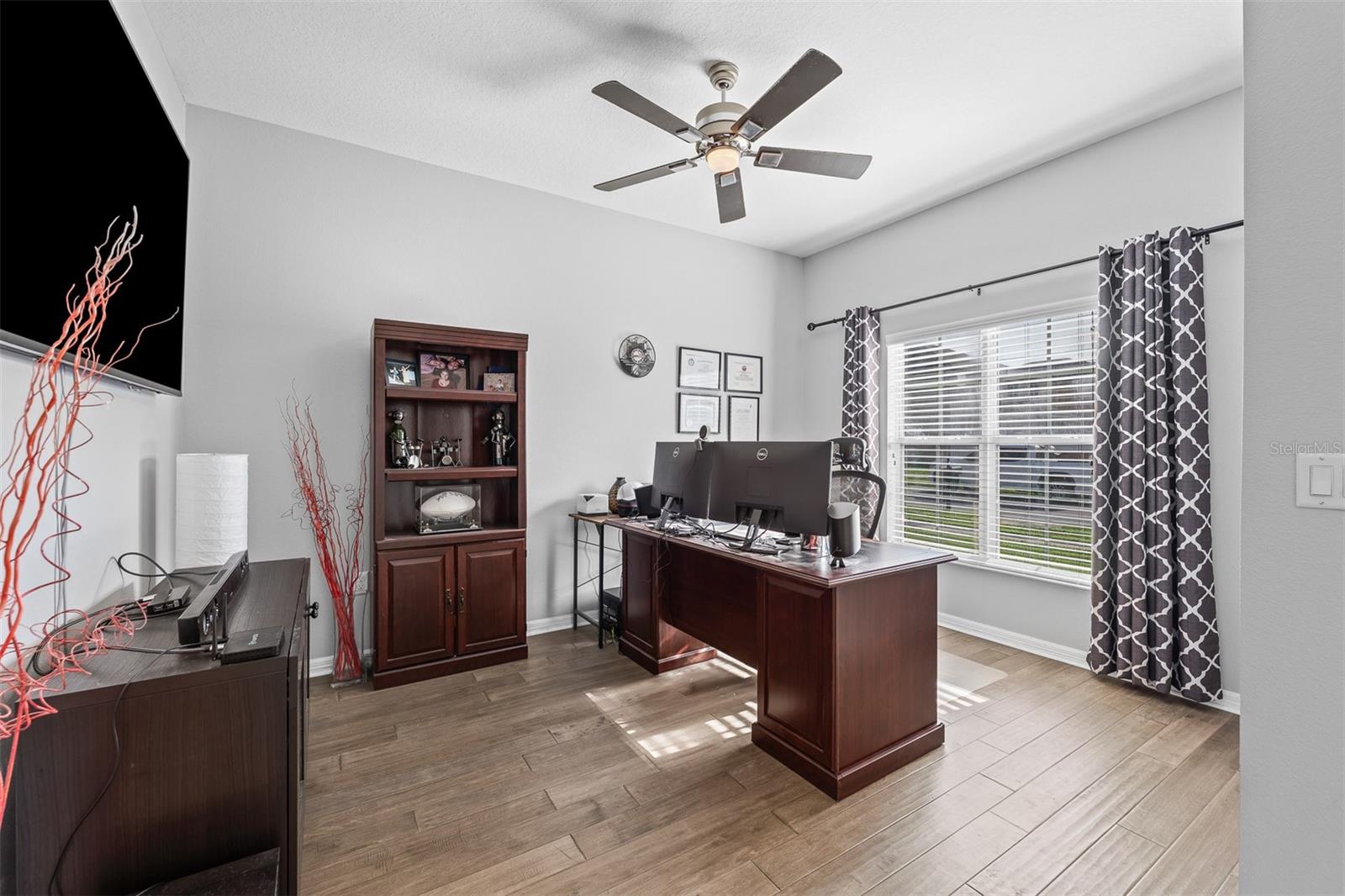 Image 12 of 53 For 613 Cortona Dr.