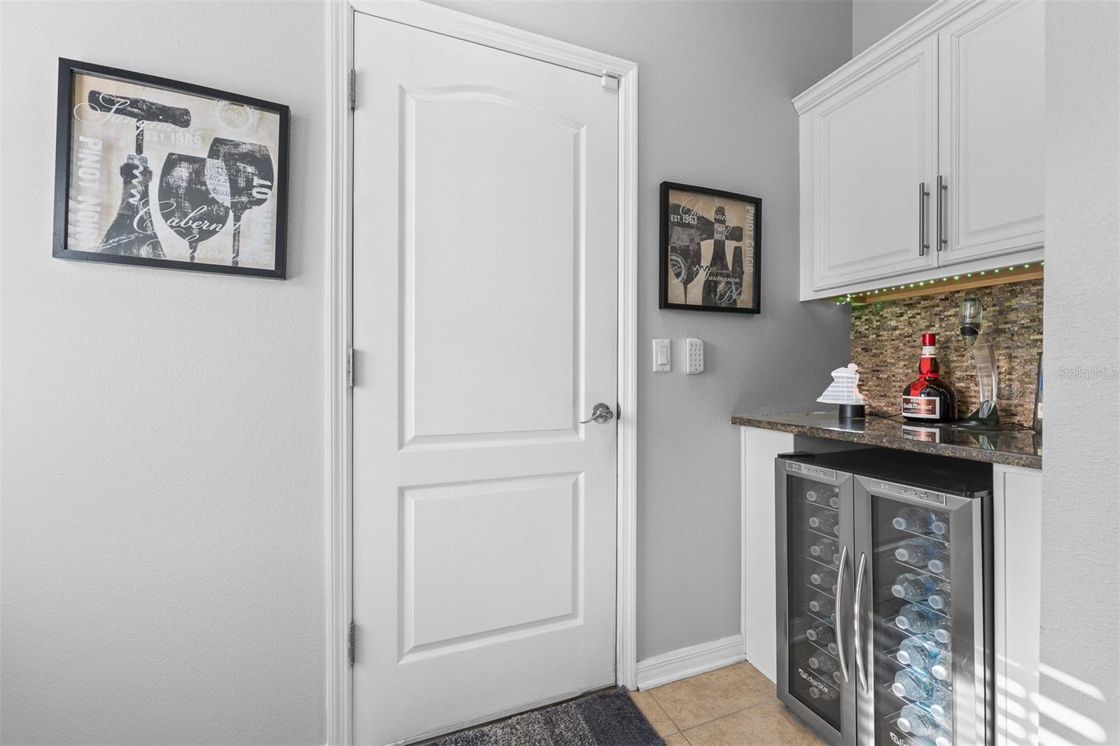 Image 15 of 53 For 613 Cortona Dr.