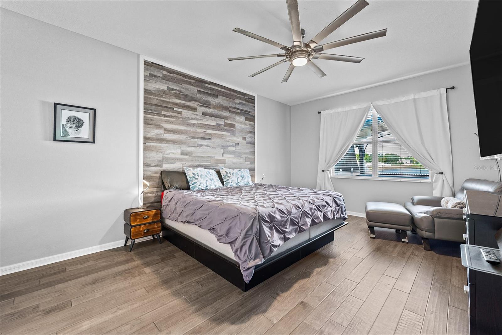 Image 27 of 53 For 613 Cortona Dr.