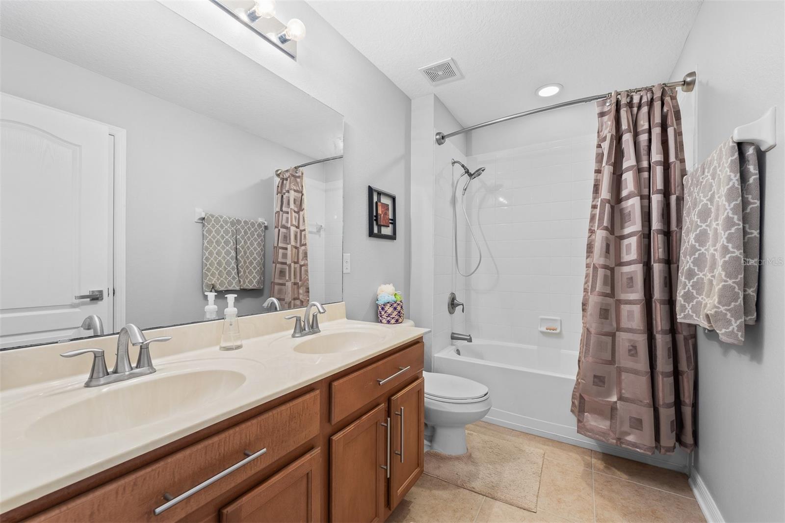 Image 36 of 53 For 613 Cortona Dr.