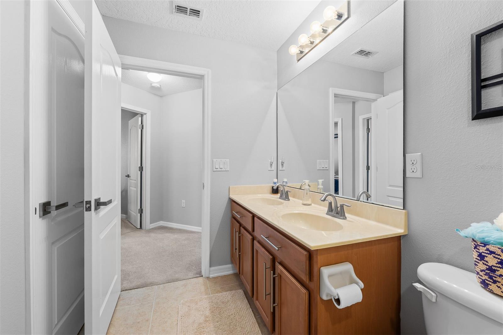 Image 37 of 53 For 613 Cortona Dr.