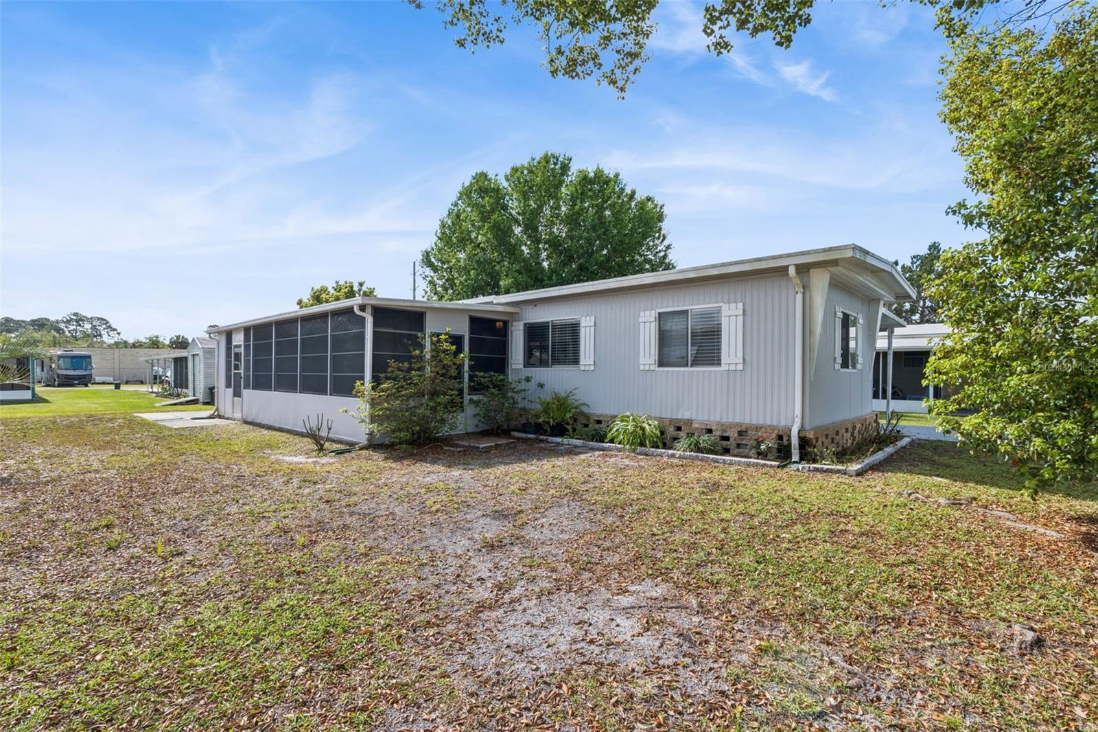 Image 17 of 25 For 511 Flamingo Lane