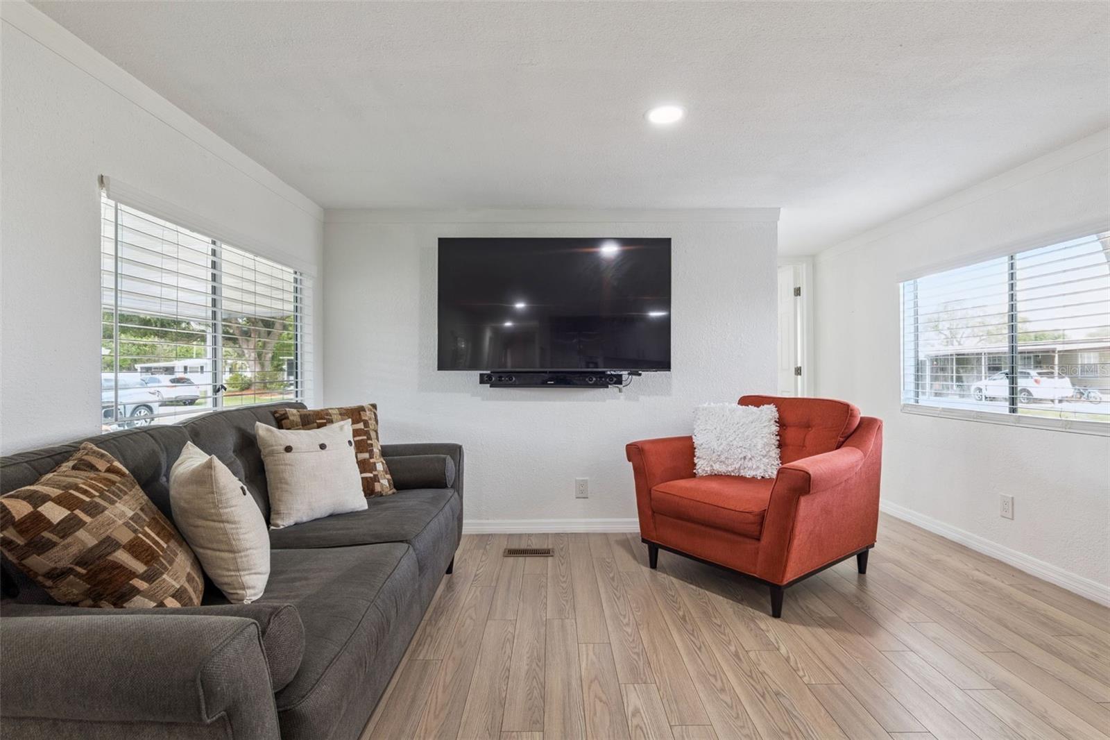 Image 7 of 25 For 511 Flamingo Lane