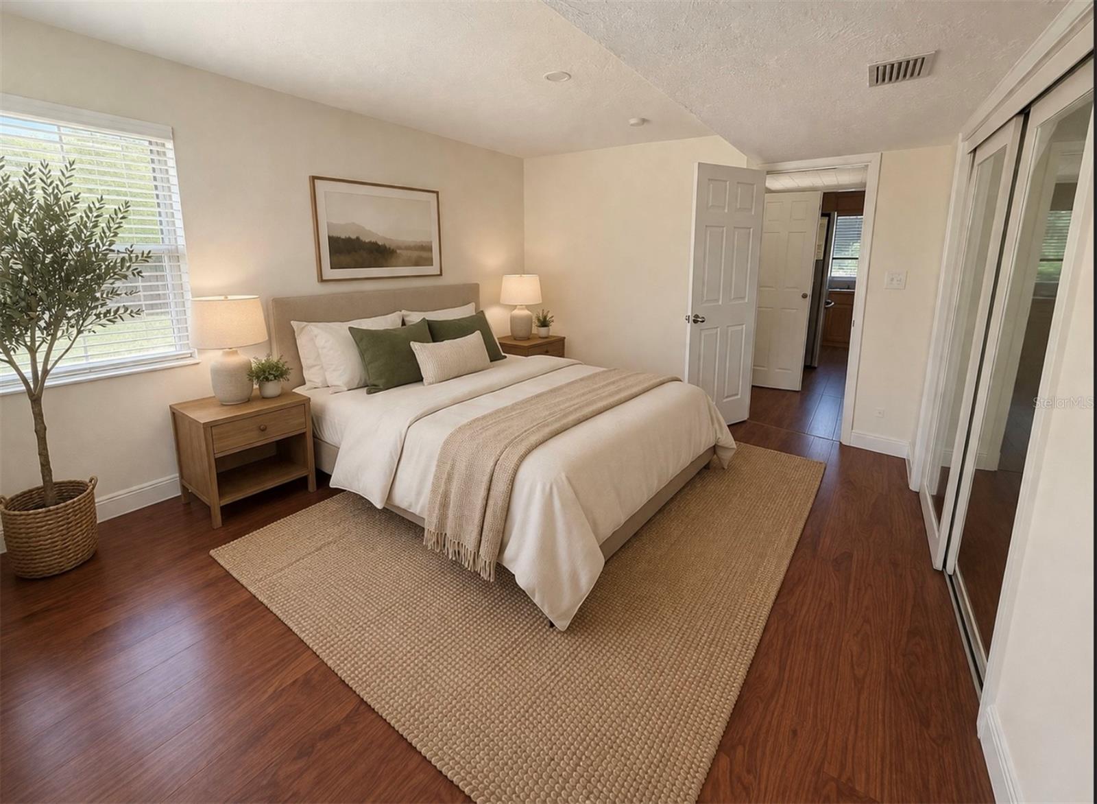 Image 8 of 11 For 2420 Euston Road