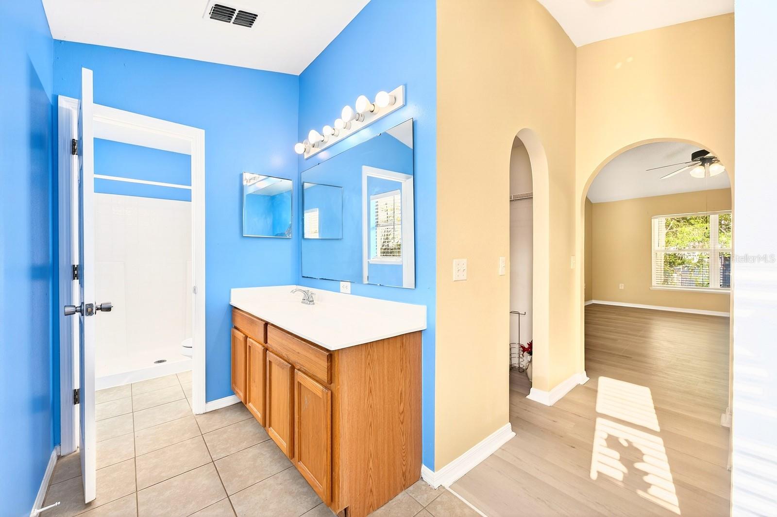 Image 12 of 32 For 274 Curtis Avenue