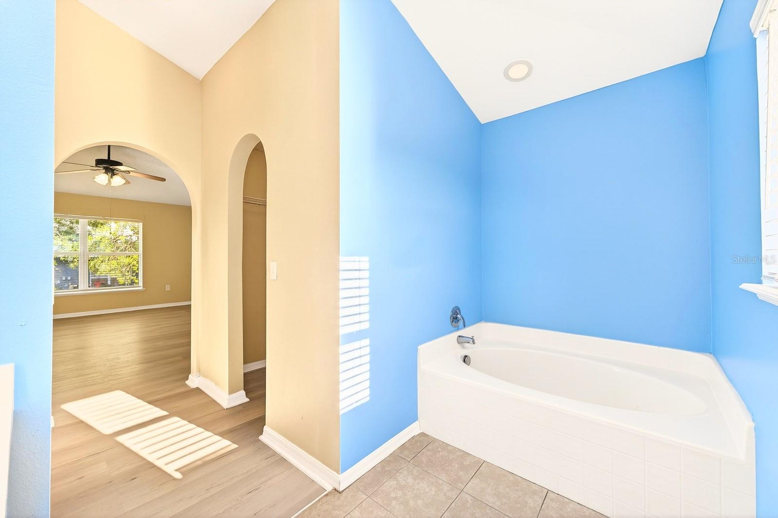 Image 14 of 32 For 274 Curtis Avenue