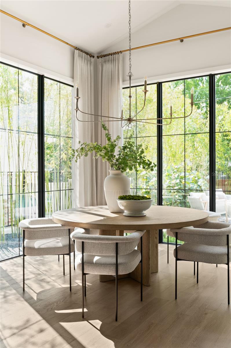 Image 26 of 75 For 1208 Nottingham Street