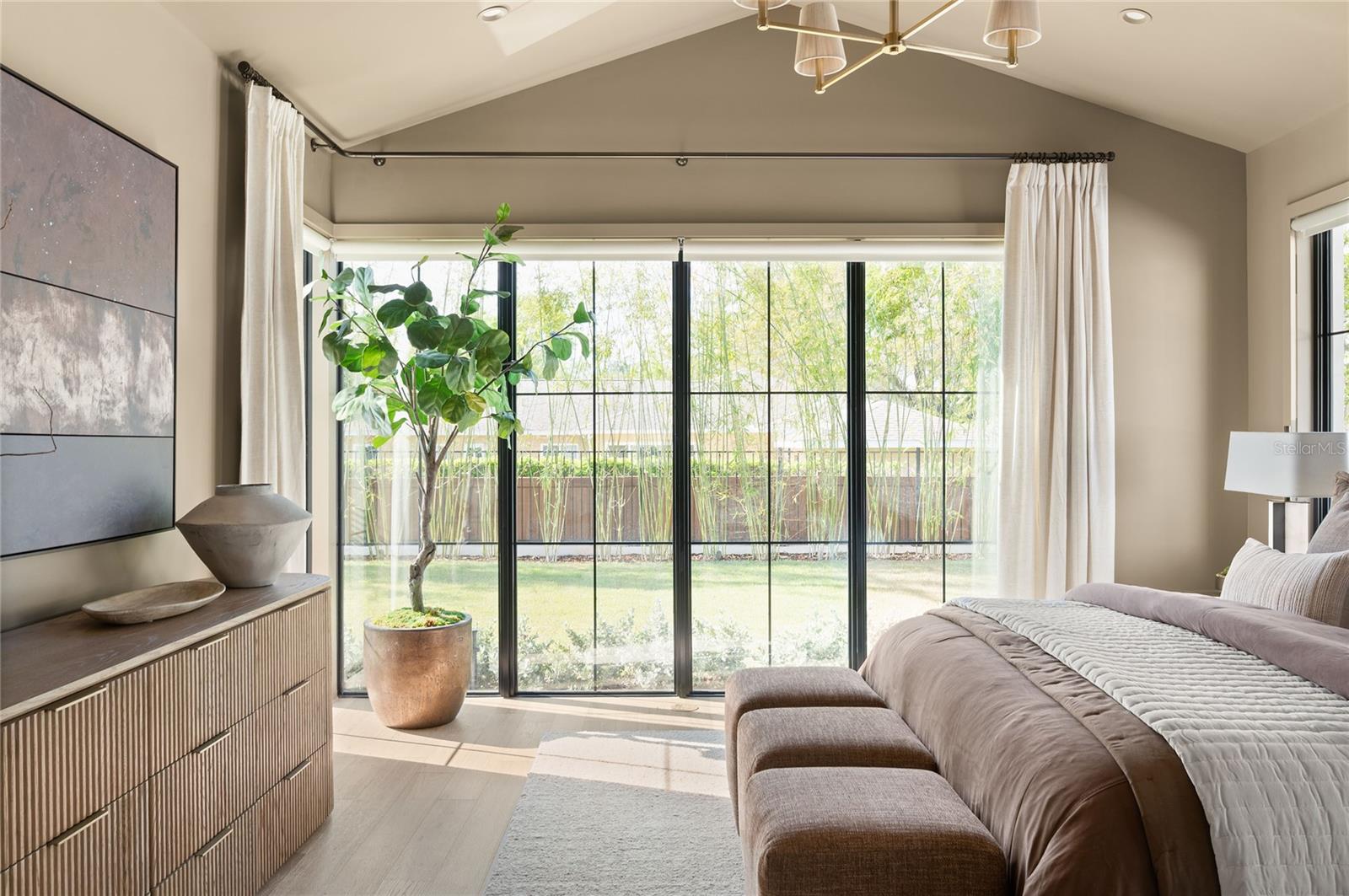 Image 38 of 75 For 1208 Nottingham Street