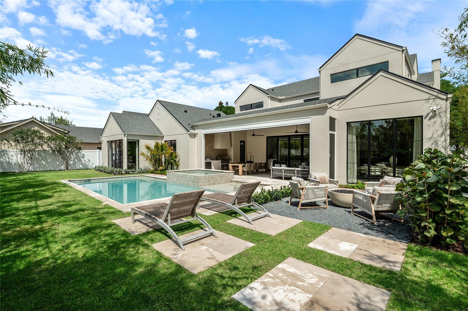 Image 4 of 75 For 1208 Nottingham Street