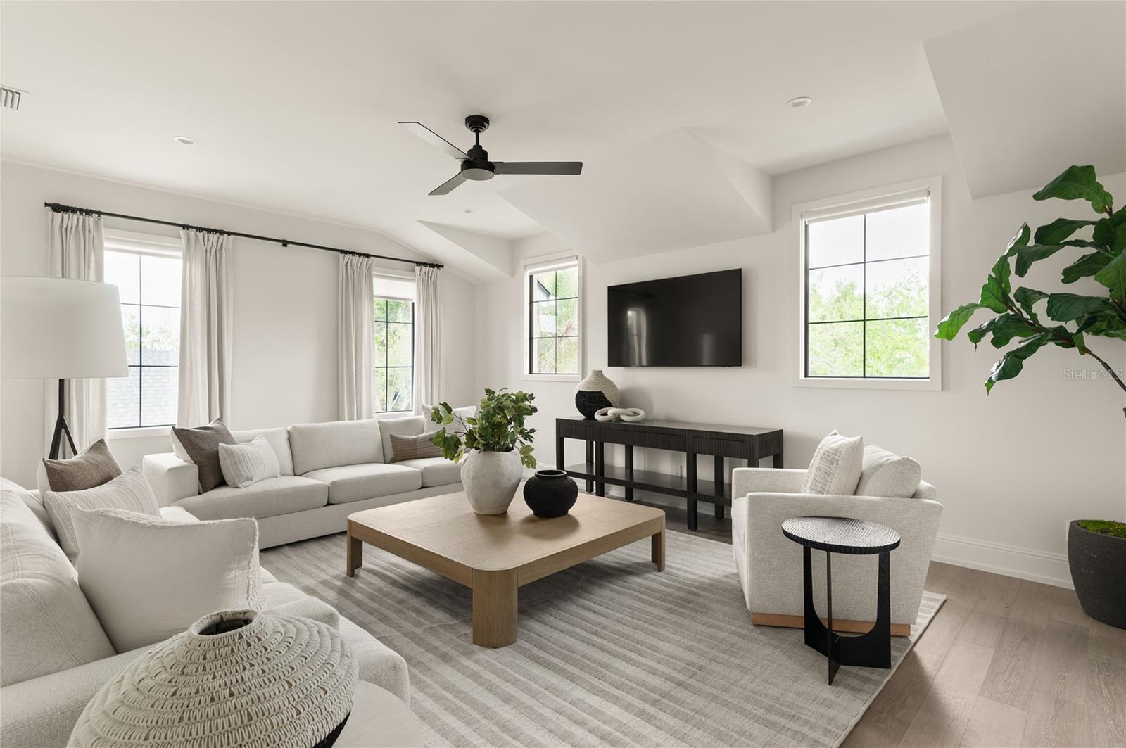 Image 55 of 75 For 1208 Nottingham Street