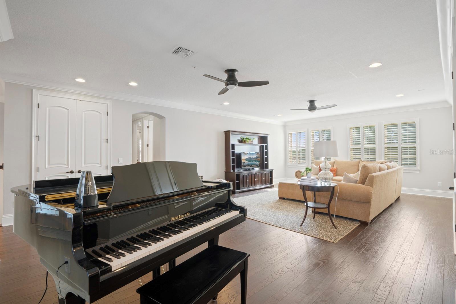 Image 35 of 43 For 1735 Foss Avenue