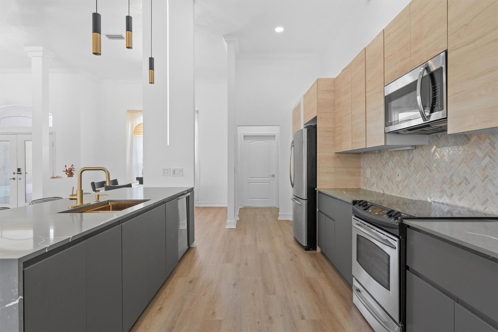 Image 12 of 59 For 8090 Arlewood Circle