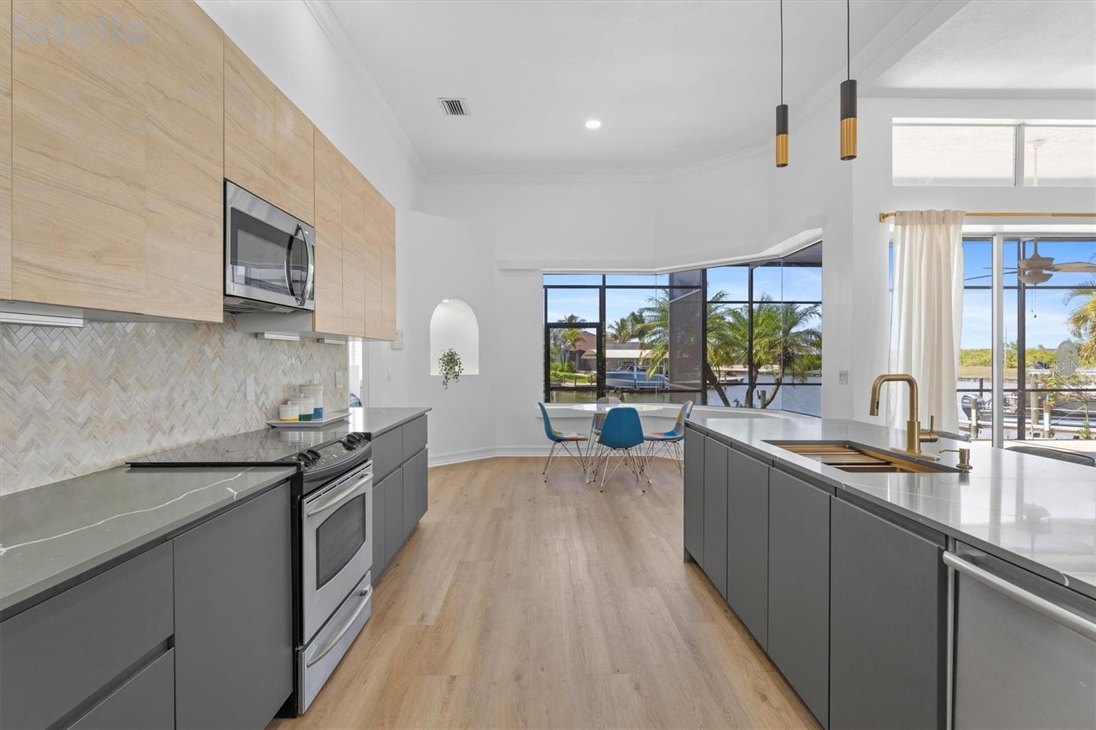 Image 14 of 59 For 8090 Arlewood Circle