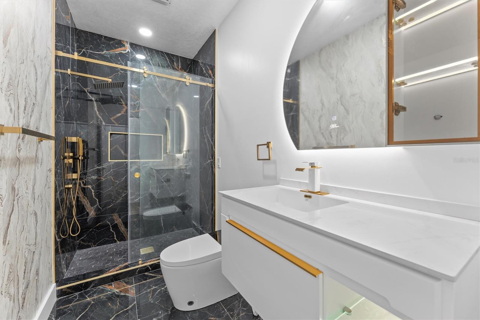 Image 19 of 59 For 8090 Arlewood Circle