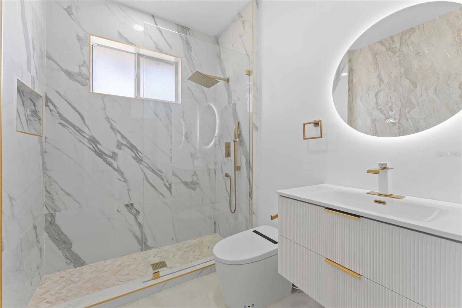 Image 22 of 59 For 8090 Arlewood Circle